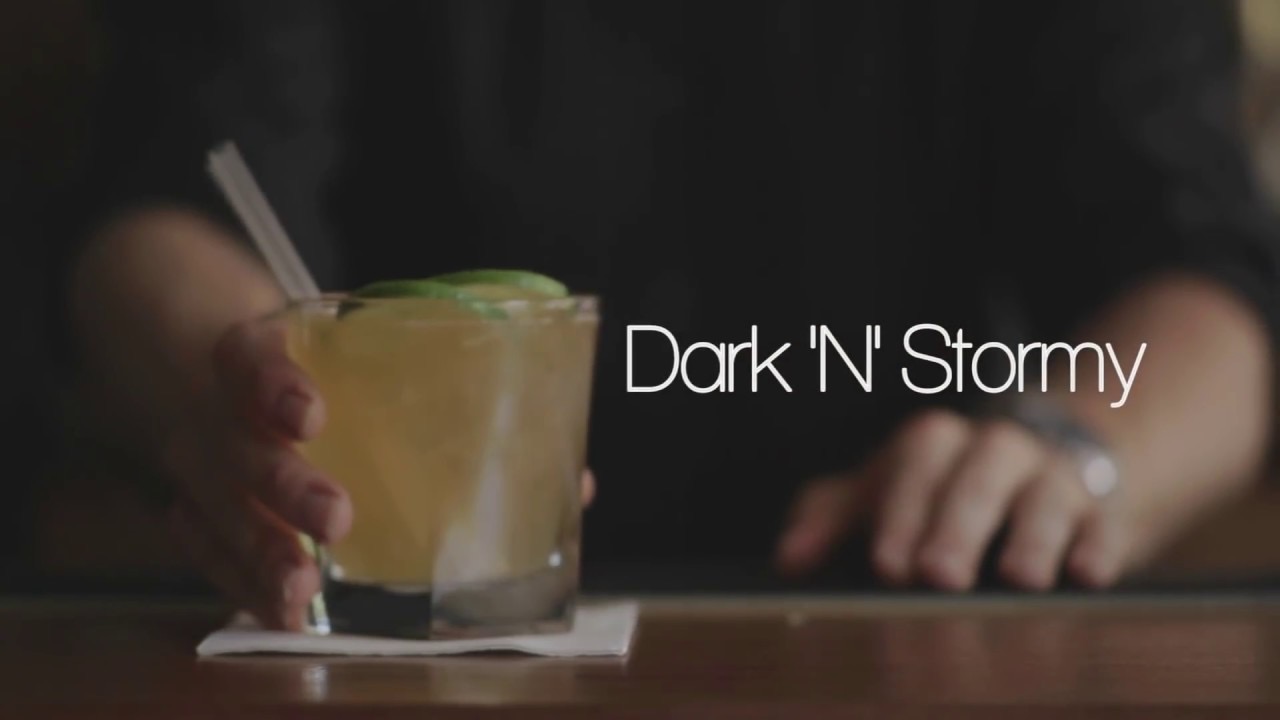 Dark 'N Stormy - En Klassisk Bermudansk Cocktail
